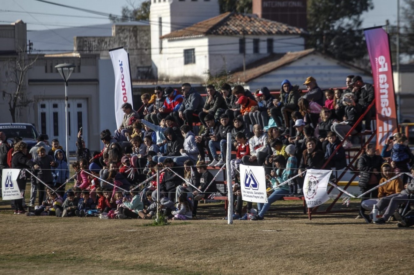 FOTO: El público fue la nota de la jornada en toda la carrera
