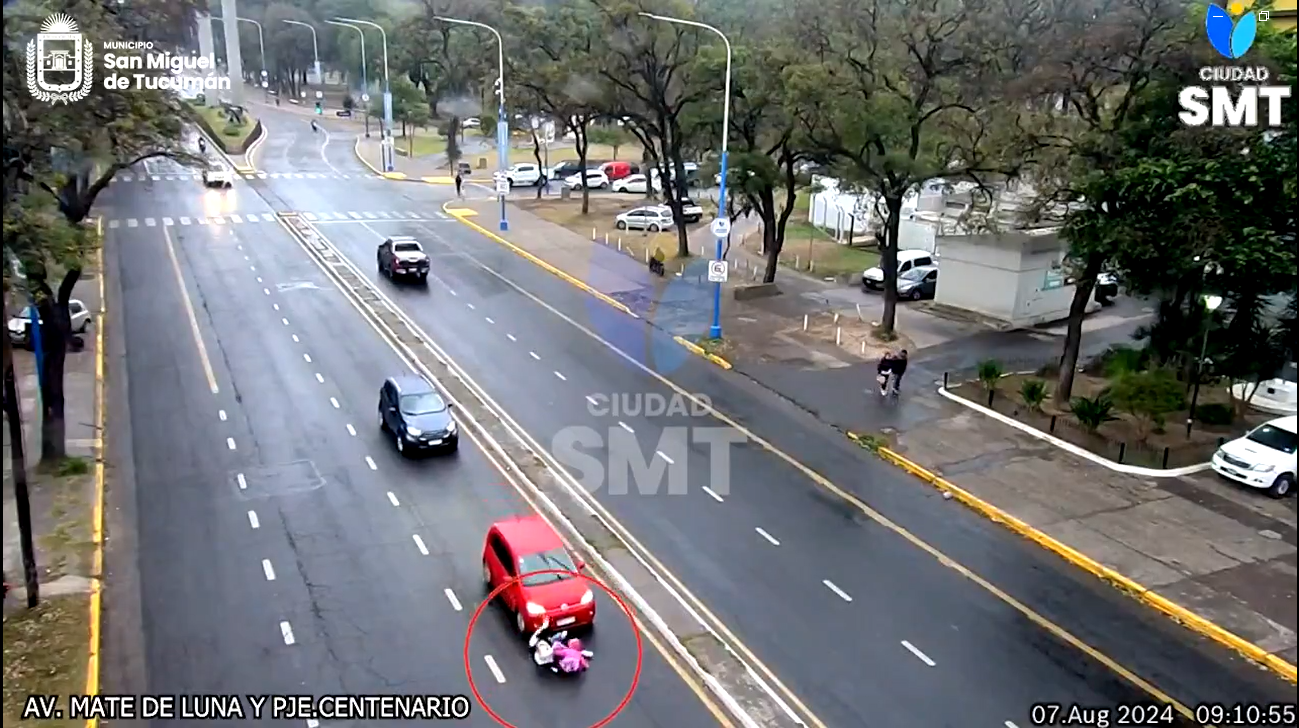 Video: una madre y su hija se salvaron de milagro tras ser atropelladas ...