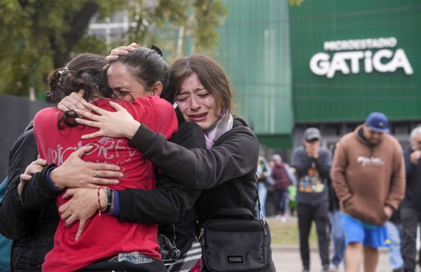 Masivo último adiós al Indio Solari en Avellaneda: hay 60 cuadras de fila