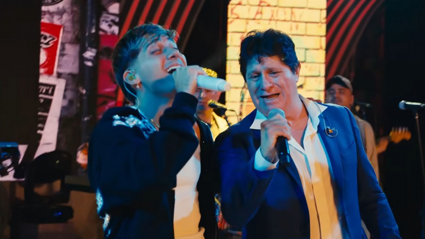 Desakta'2 y Daniel Cardozo le dieron ritmo de cuarteto a un clásico de la cumbia
