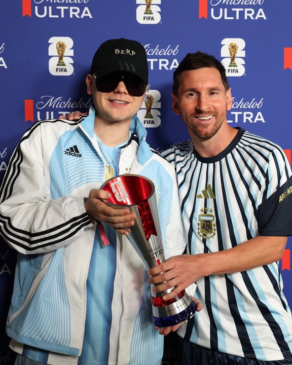 Bizarrap entrega el premio MVP a Messi tras la remontada histórica contra Egipto