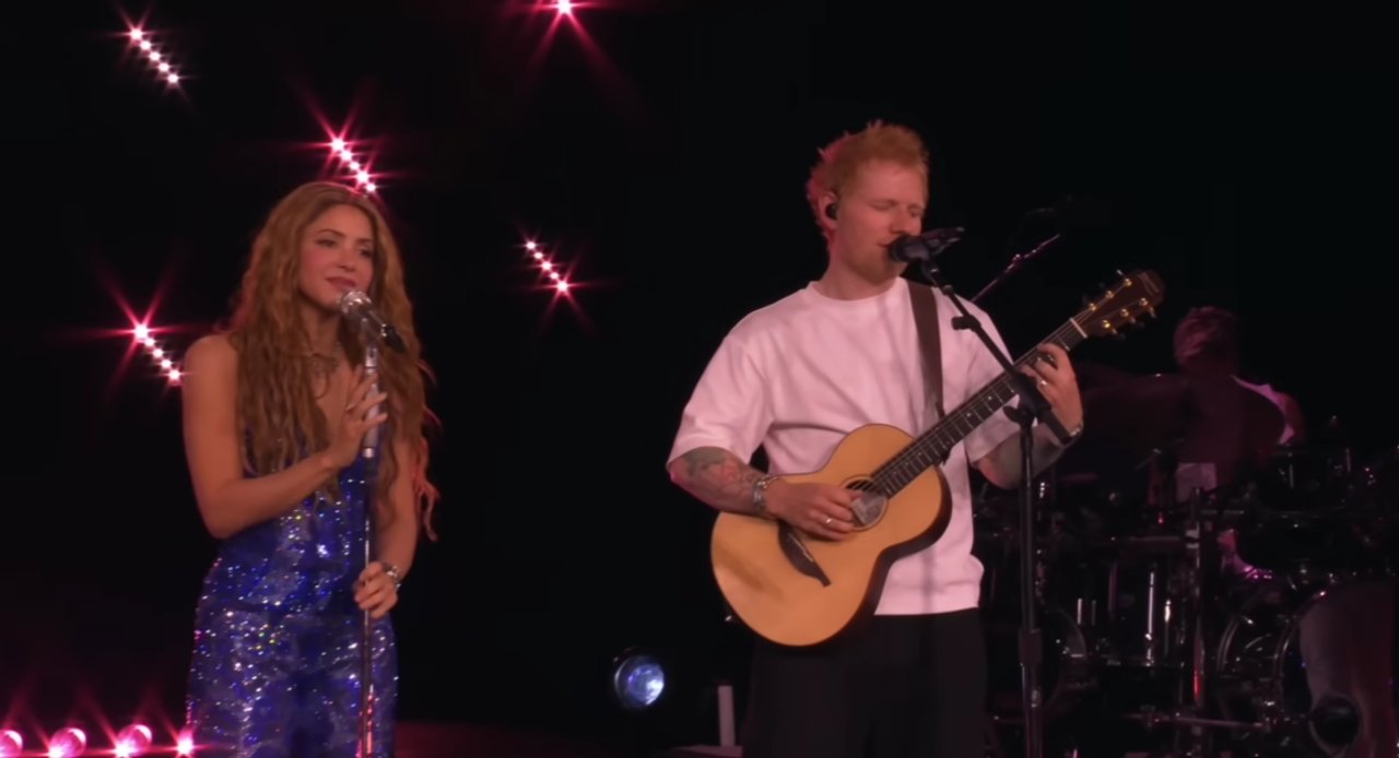 Shakira y Ed Sheeran presentan en vivo "Underneath Your Clothes" en Nueva York