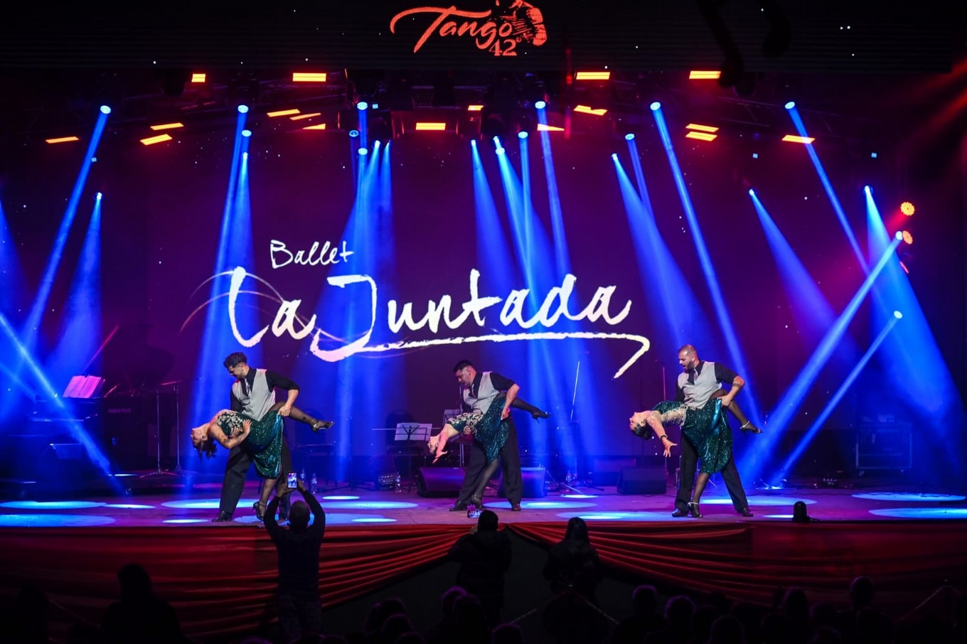 Nahuel Pennisi, figura de la noche inaugural del Festival Nacional de Tango de La Falda