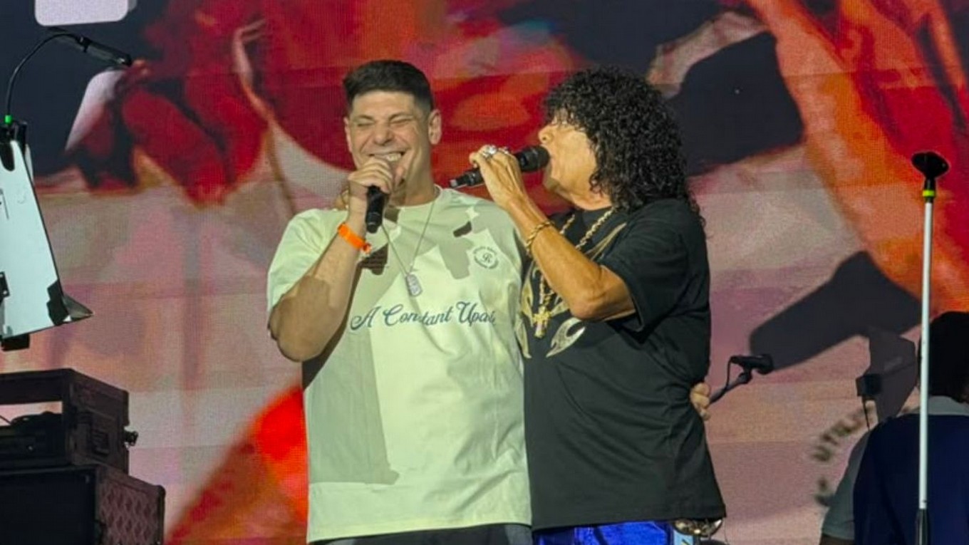 El esperado reencuentro: Marcos Bainotti cantó con La Mona en Forja