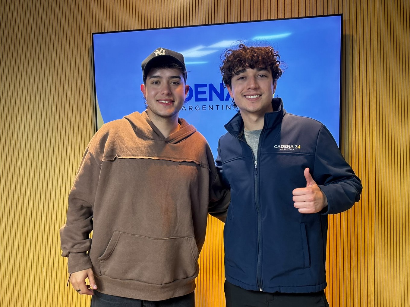 Gonzalo Sarfatti visitó los estudios de Cadena 3 y repasó su historia de resiliencia en la música