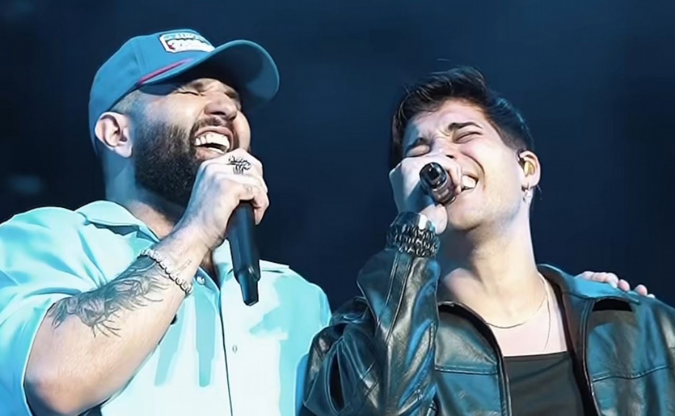 ¡Momento soñado! Joaco Martín de Desakta2 cantó con Carín León en el Movistar Arena