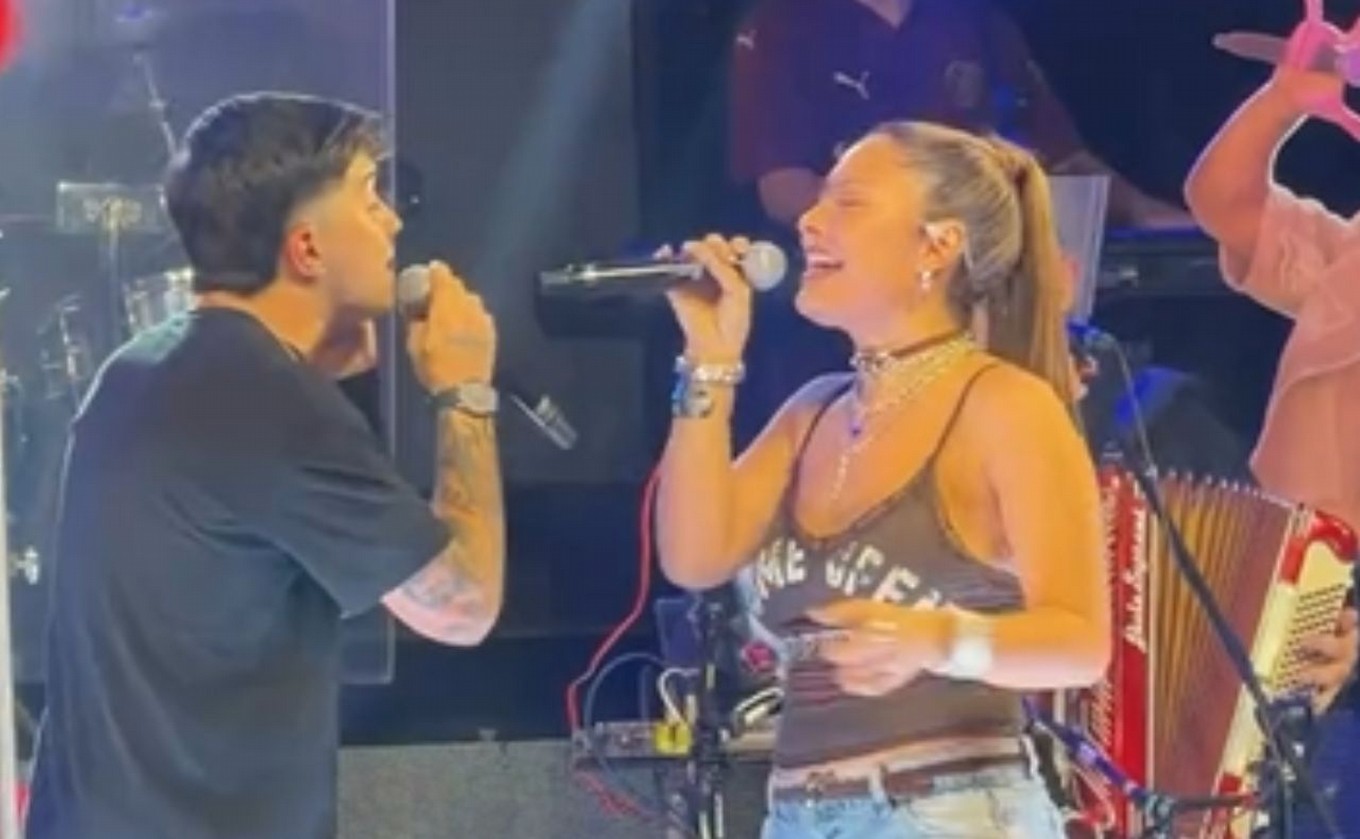 ¡Mirá quiénes volvieron a cantar juntos! Vale Márquez y Simón Aguirre sorprendieron en el escenario