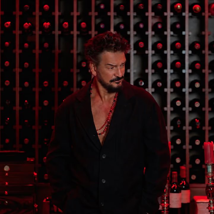 Ricardo Arjona y Grupo Firme presentan "Amor Factura" en un emocionante estreno este jueves