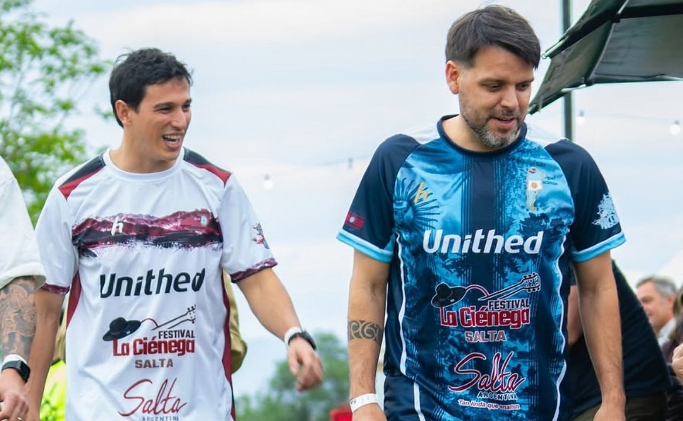 El Chaqueño Palavecino y Q’ Lokura jugaron un partidazo con exfutbolistas
