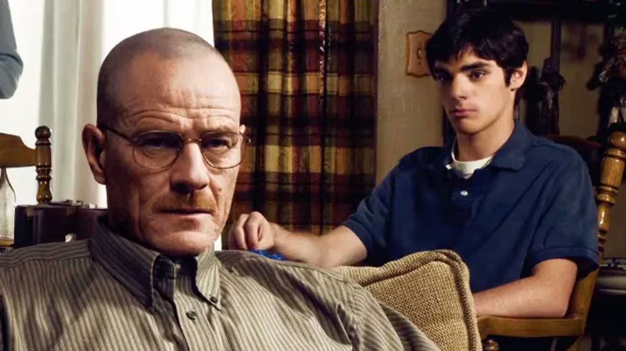 Bryan Cranston y el elenco de Breaking Bad rinden homenaje a RJ Mitte tras su fallecimiento