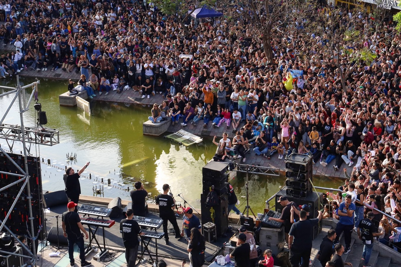 Damián Córdoba hizo bailar a 8 mil personas y encendió el nuevo ciclo de cuarteto en los barrios