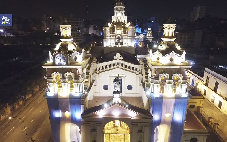 VIDEO: Iglesias iluminadas en la noche de Córdoba.
