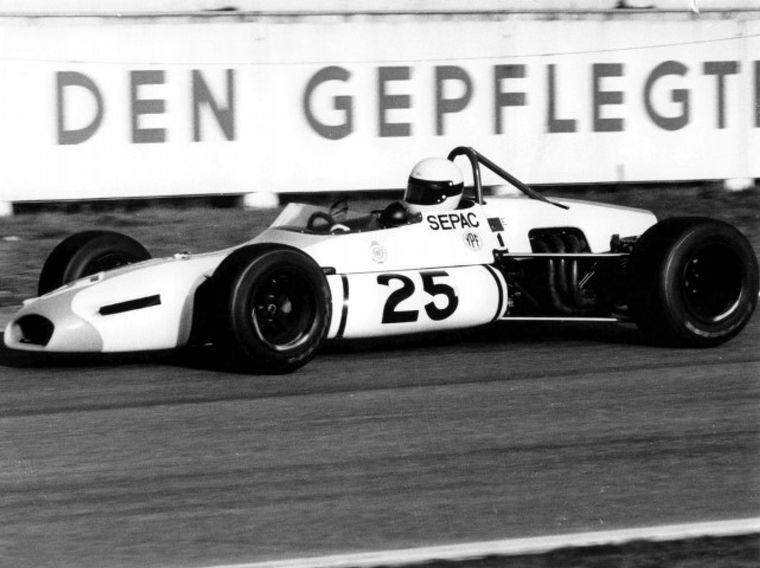 FOTO: En Imola estrena el auto del '71 a pedido de Brabham