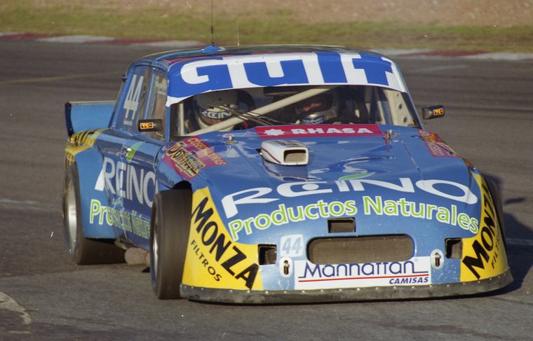 FOTO: Di Palma y su Ford en accón en Buenos Aires del 2000.