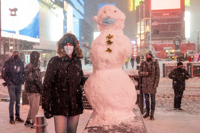 FOTO: Nueva York espera la Navidad cubierta de blanco
