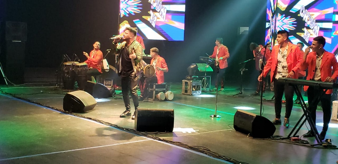 FOTO: Damián Córdoba festejó su cumpleaños cantando en La Popu