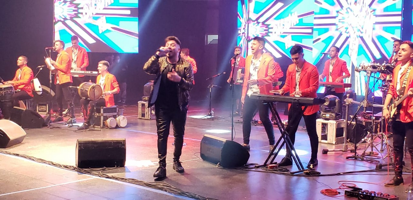 FOTO: Damián Córdoba festejó su cumpleaños cantando en La Popu