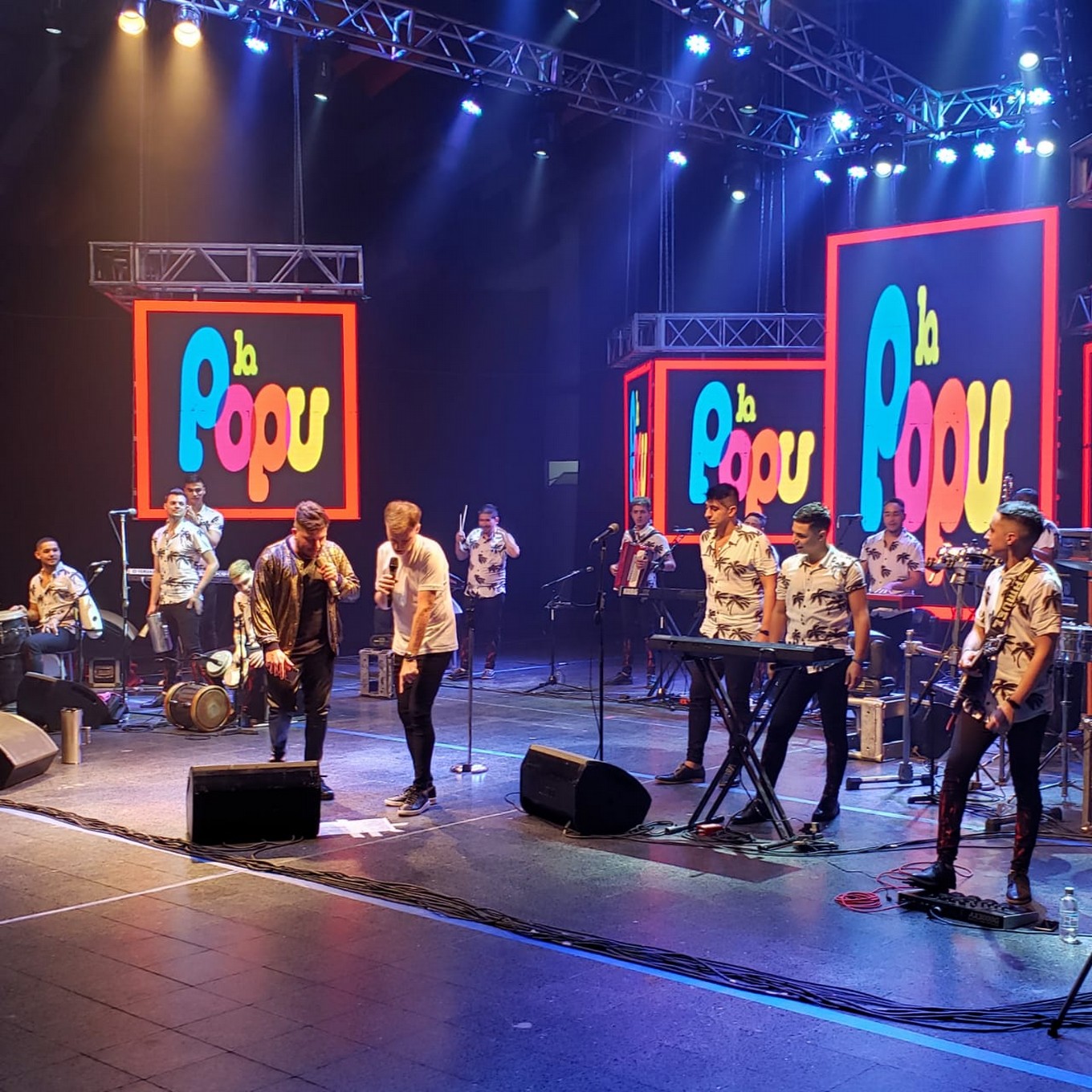 FOTO: Damián Córdoba festejó su cumpleaños cantando en La Popu