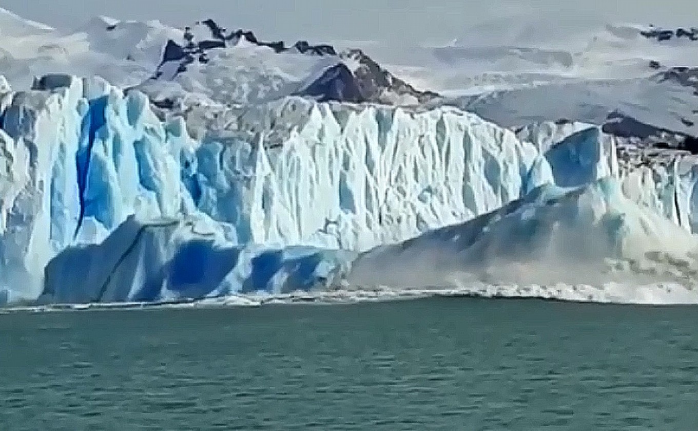 Las Imagenes De Un Extrano Rompimiento En El Perito Moreno Argentina Descubri