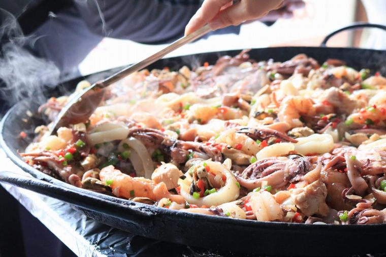 FOTO: El Celta Restaurant y Cadena 3 lanzan el “Mes de la Paella”
