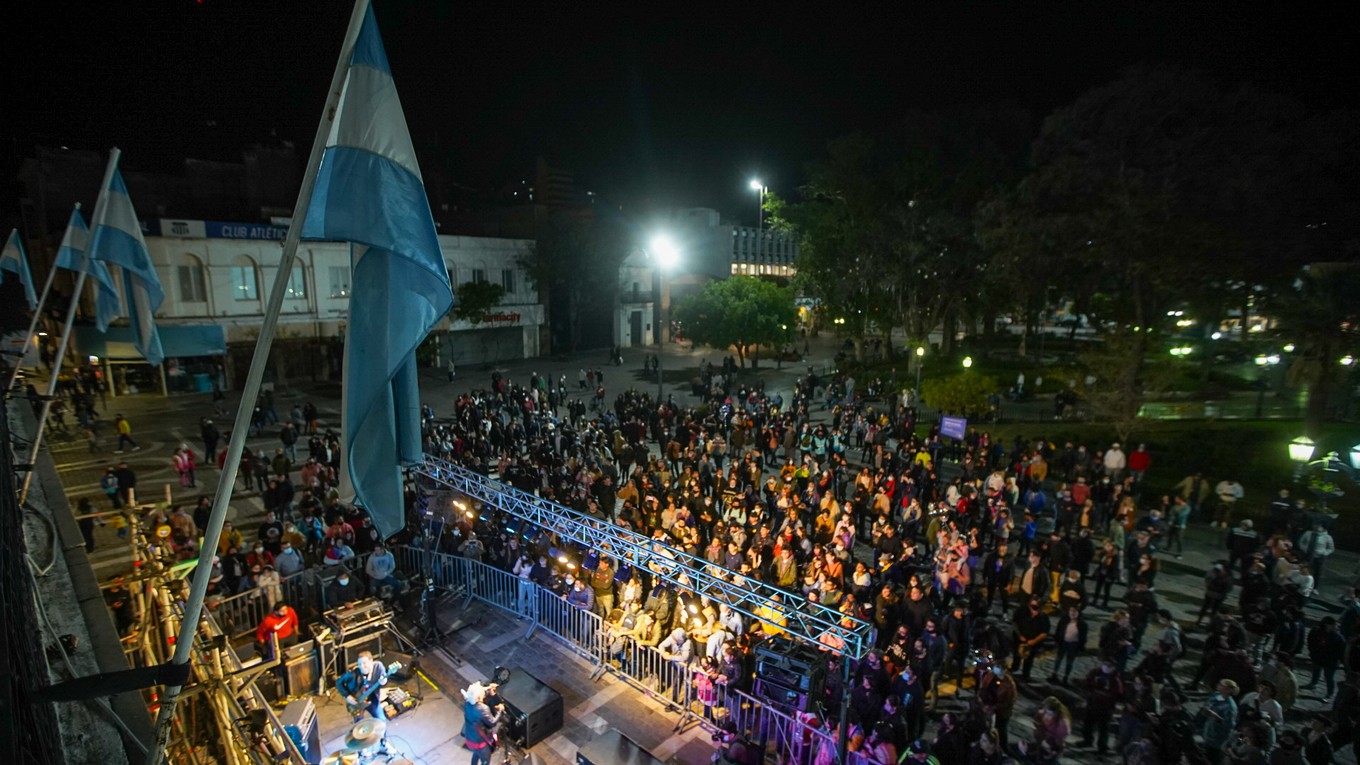 FOTO: 60 mil personas vibraron con la Noche de las Peatonales