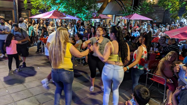 FOTO: El escenario de La Popu brilló en la Noche del Mercado Norte