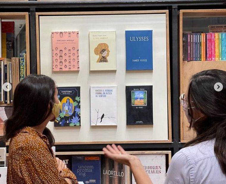 FOTO: Una librería de Córdoba convirtió libros en obras de arte