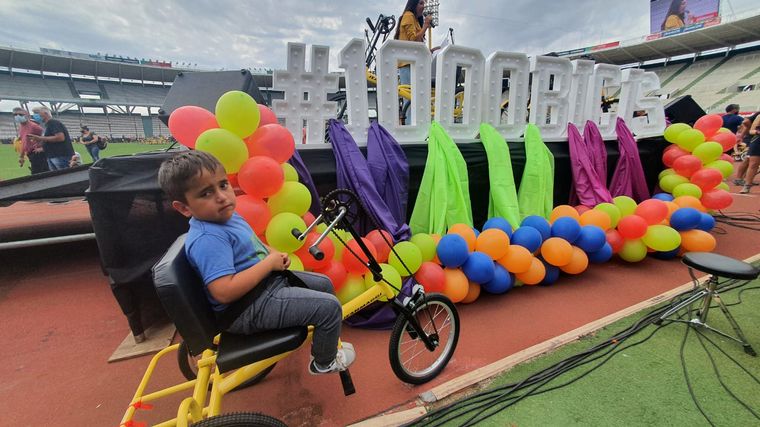 FOTO: Fundación Jean Maggi entrega 1000 bicicletas adaptadas