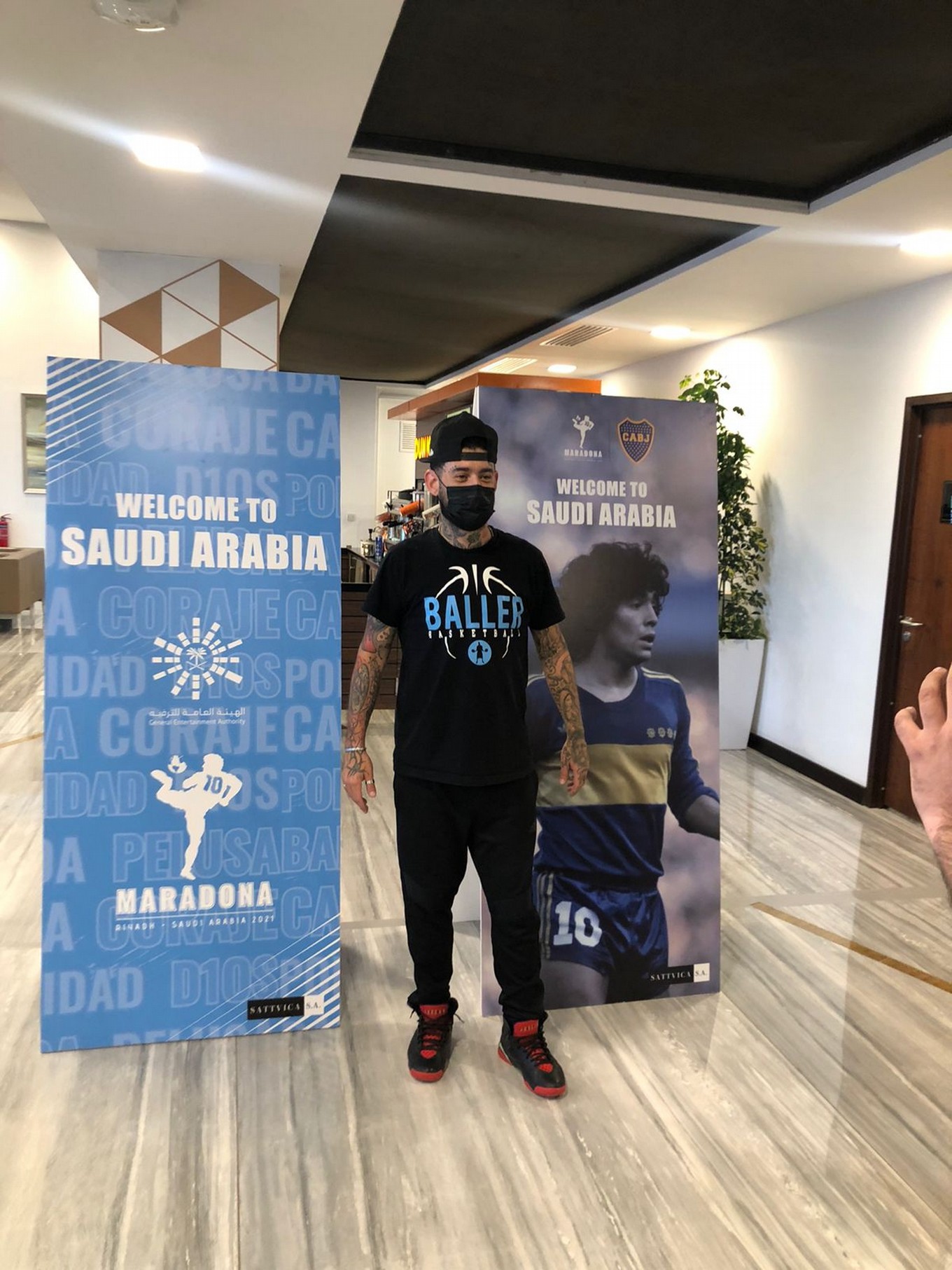 FOTO: Matías Barzola, junto a Ulises Bueno para la Copa Maradona.