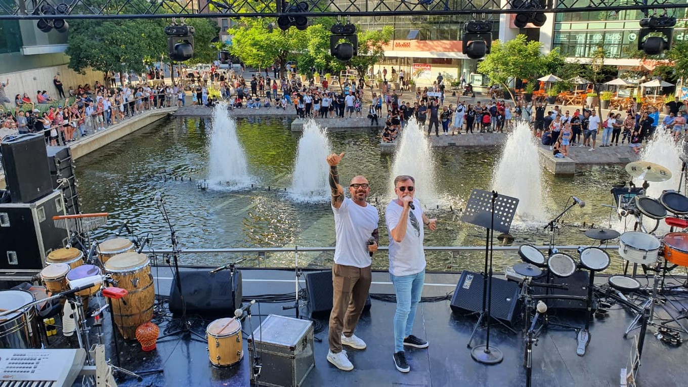 FOTO: Colorete Gianola y Carli Jiménez presentaron el Festival Bum Bum.