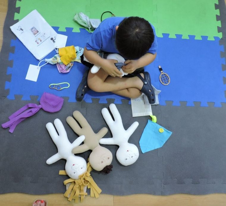FOTO: Los juguetes de Vasalisa llegaron a Fundación Decir