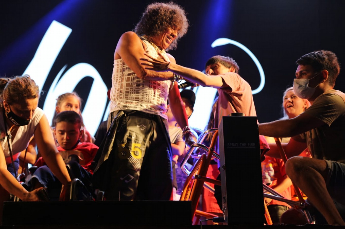 FOTO: La Mona Jiménez emocionó al público en la primera noche del Bum Bum.