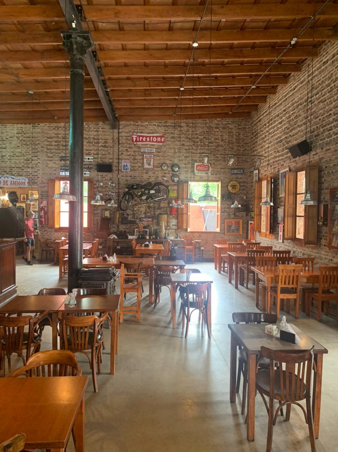 FOTO: La Mundial, un restaurante para desayunar y disfrutar de un buen vermut.