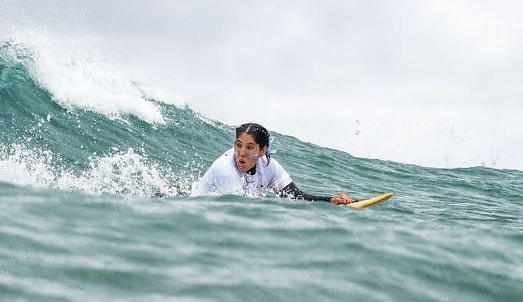 FOTO: Georgina Melatina es bicampeona sudamericana de surf adaptado