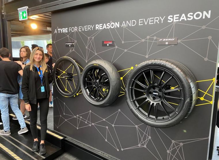 FOTO: Testoni: "los coches híbridos son otro desafío tecnológico para Pirelli"