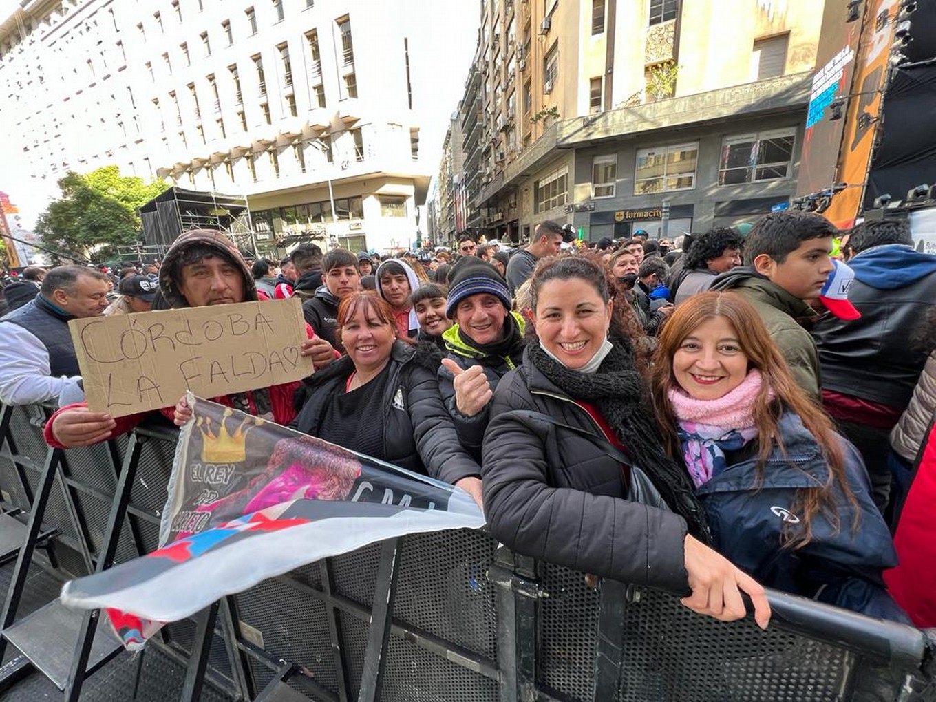 FOTO: Gran expectativa por el show del 