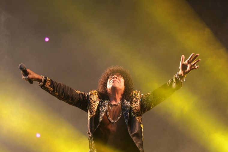 FOTO: "La Mona" se presentó ante una multitud en un show en el Obelisco.
