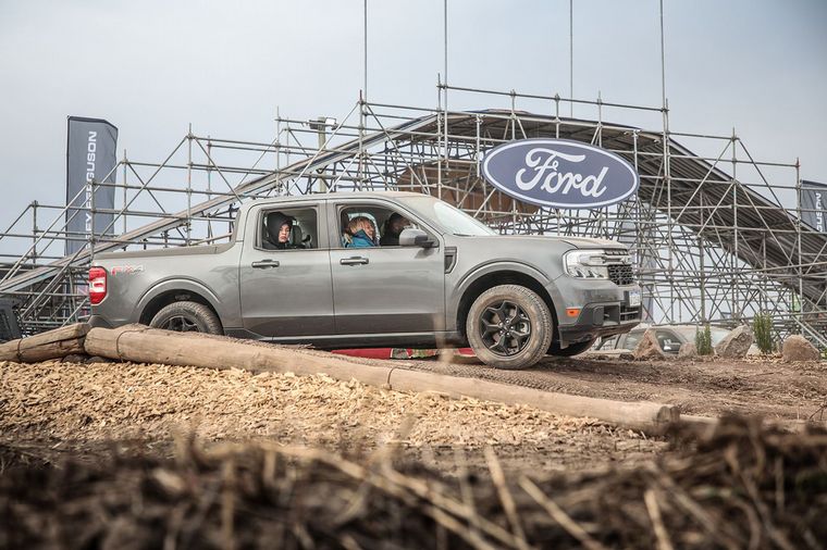 FOTO: Ford con un gran despliegue protagonizado por su Raza Fuerte.