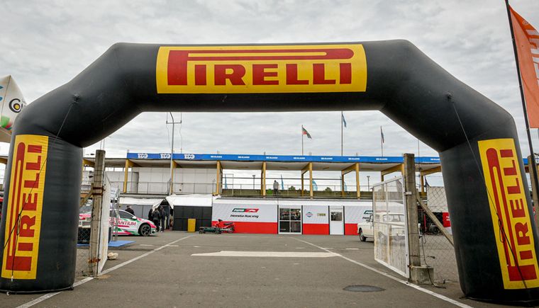 FOTO: Arranca en Termas el "Pirelli Challenge 150 años"