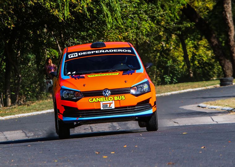 FOTO: Martín Cánepa, el uruguayo líder en Maxi Rally con el Peugeot 208 del KS Racing.