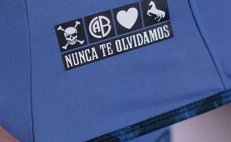 FOTO: Belgrano presentó nueva camiseta en homenaje al 