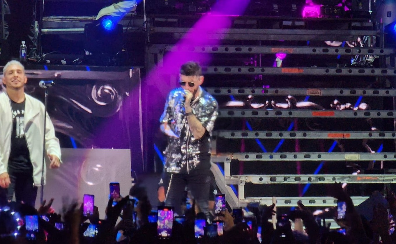 FOTO: El explosivo show de Ulises Bueno en el Luna Park de Buenos Aires.