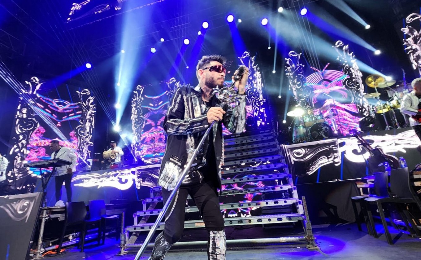 FOTO: El explosivo show de Ulises Bueno en el Luna Park de Buenos Aires.