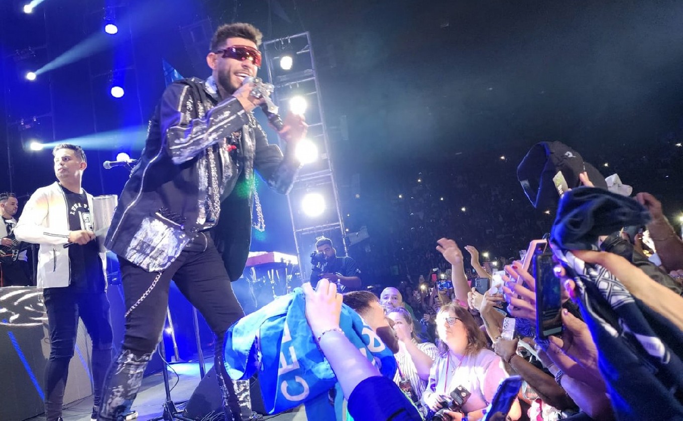FOTO: El explosivo show de Ulises Bueno en el Luna Park de Buenos Aires.